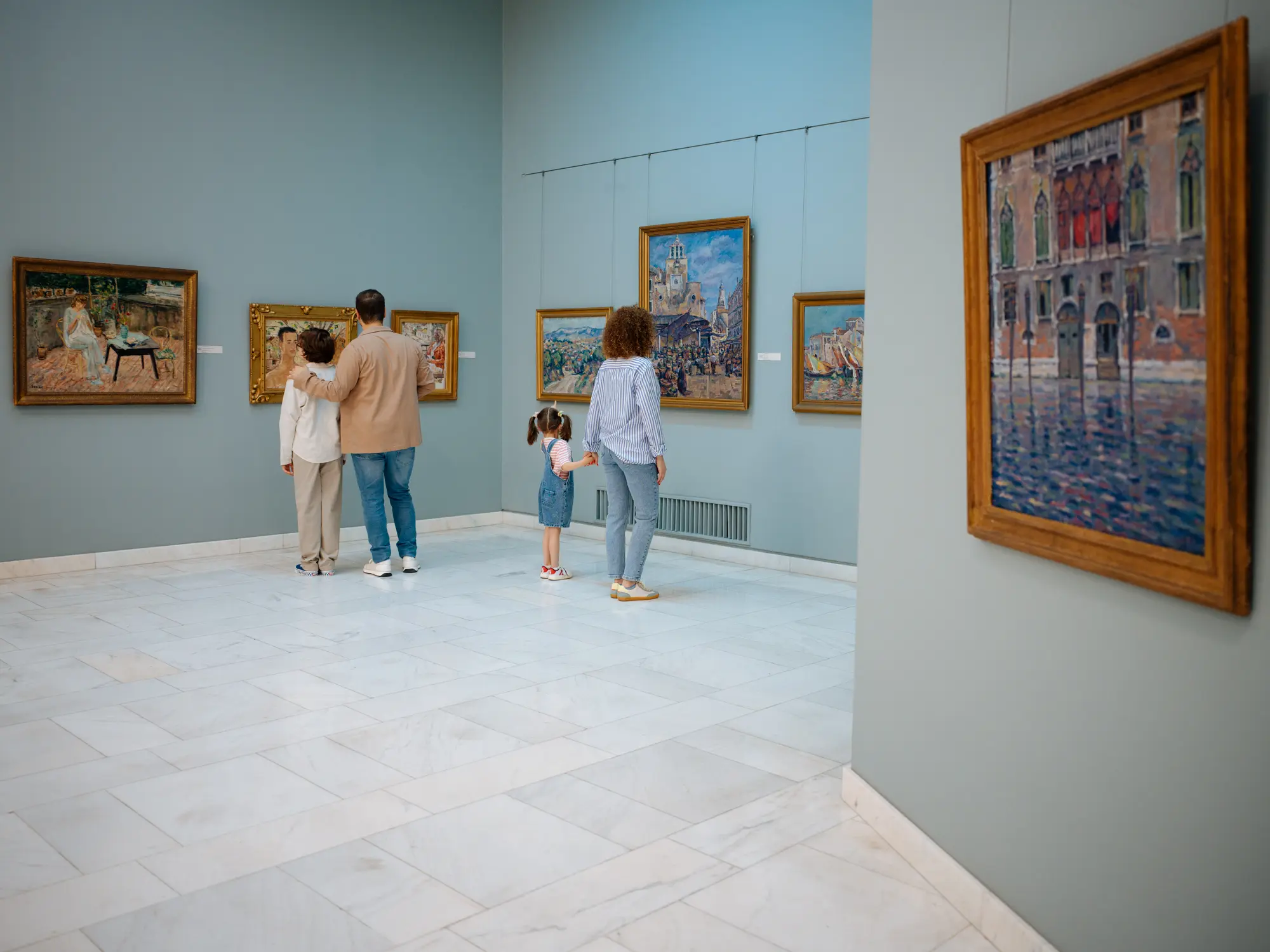 BT e il Museo Nazionale d'Arte della Romania: una collaborazione a sostegno della cultura, dell'istruzione e della comunità