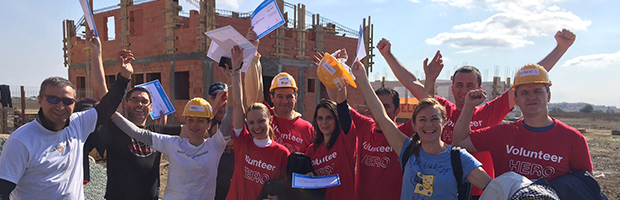 Voluntari din BT au contribuit pentru construirea de case pentru nevoiasi